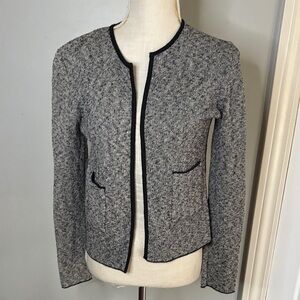 Chic Women's Black-Trimmed Gray Blazer